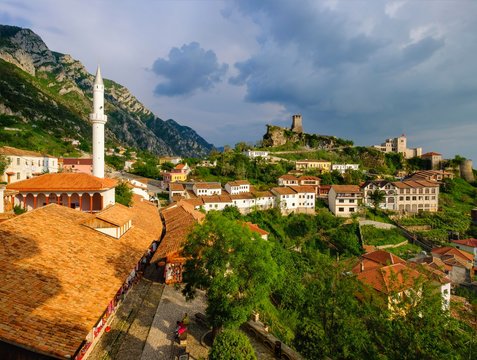 Bazaar Street, Bazaar Mosque (Xhamia e Pazarit), Fortress and Skanderbeg Museum, Kruja, Kruje, Durres Qar, Durres, Albania, Europe