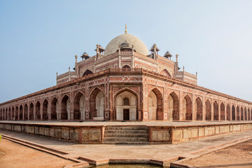 Fototapeta na wymiar India, Delhi, Humayun's Tomb, built by Hamida Banu Begun