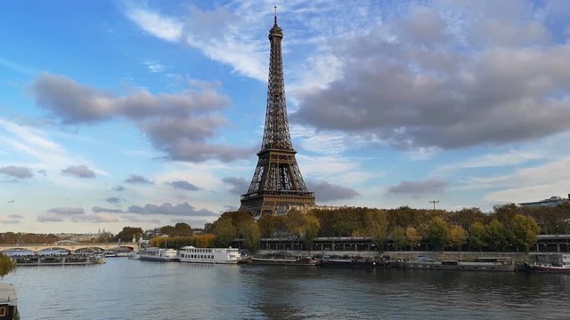 France, Paris, the Seine and the Eiffel Tower in the color of autumn