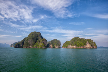 Obraz premium High cliffs on the tropical island. Exotic tropical landscape
