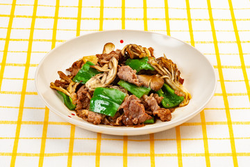 牛肉と舞茸の炒め物　家庭料理　日本　和食