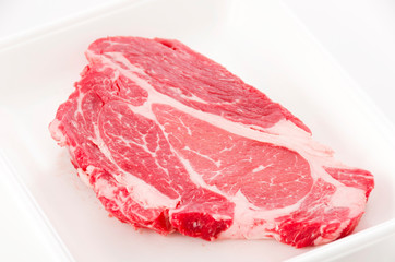 牛肩ロース ステーキ（生肉）