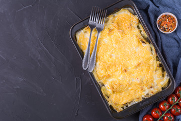 Gratin with potato and chicken