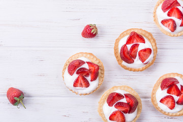 Tart with fresh strawberry