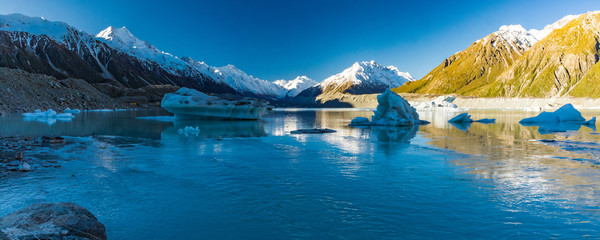 Tasman Glacier Lake with icebergs and mountains, Aoraki Mount Cook National Park, New Zealand