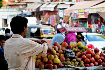 Indian street vendor - obrazy, fototapety, plakaty