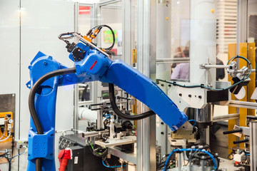 Robot arm in technology process