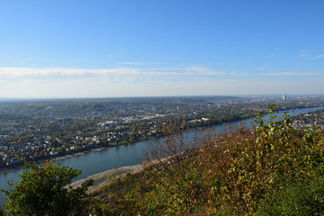 blick auf rhein von drachenburg in königswinter 