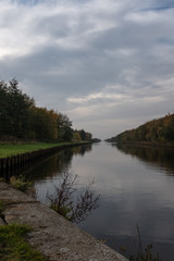 Fototapeta na wymiar Canal on an overcast autumn day