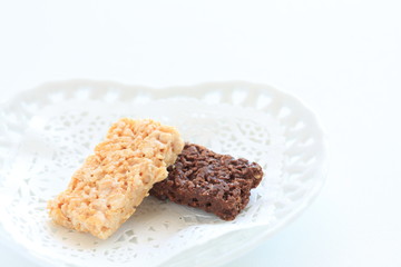 Crunchy white chocolate for tea break image