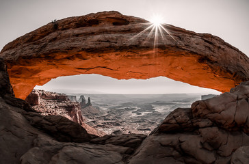 Sonne am Mesa Arch