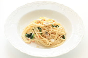 Itailian food, clam and spinach spaghetti