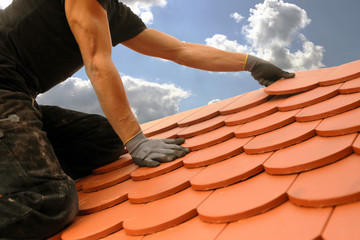 Tiling a roof