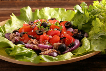 Tuna salad with tomatoes and olives