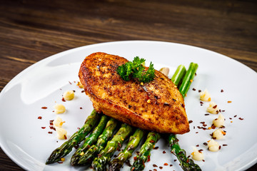 Grilled chicken breast and vegetables