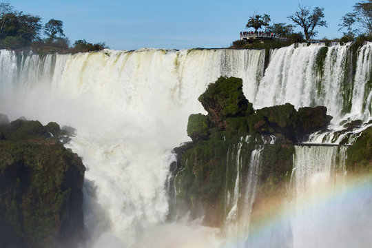 Besucherplattform über dem San Martin Wasserfall an den Iguaçu Wasserfällen