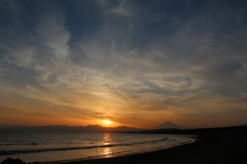 湘南の海と夕陽と時々富士山
