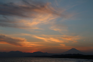 湘南の海と夕陽と時々富士山