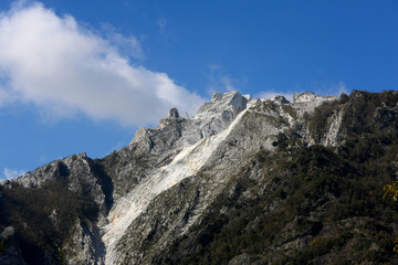 Fototapeta na wymiar Marmor Marmorbruch Carrara
