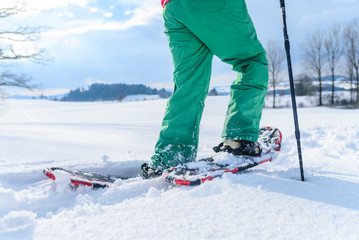 mit Schneeschuhen unterwegs