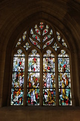 Vitrail dans l'&eacute;glise Saint-Nicolas de Beaumont-le-Roger : baie 26