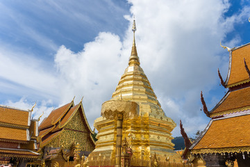 Fototapeta na wymiar Wat Phra That Doi Suthep is a Theravada buddhist temple at beautiful near Chiang Mai, Thailand