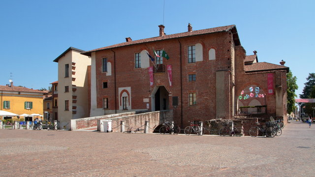 castello visconteo ad abbiategrasso in italia, visconti castle in abbiategrasso in italy 