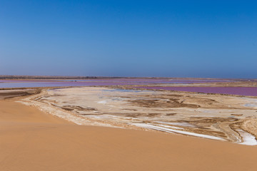 Fototapeta na wymiar Farbenspiel von Salz und Sand