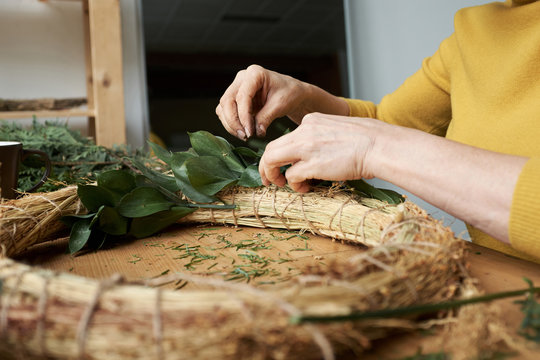 DIY wreath with ruscus