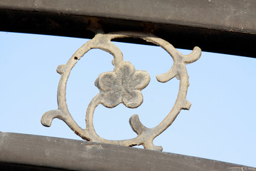 oxidize wrought iron decoration