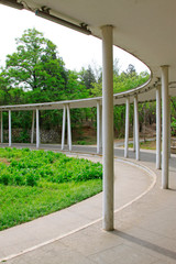 promenade in the park