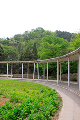 promenade in the park