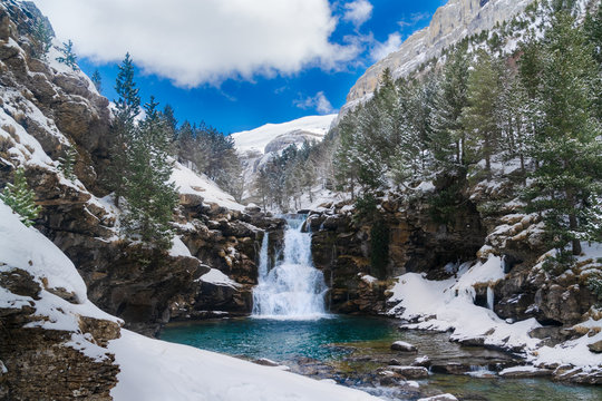 Cascada "gradas de Soaso" Parque nacional de Ordesa y Monte Perdido, espa&ntilde;a