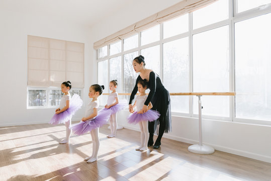 Ballet teaching teaching students in class