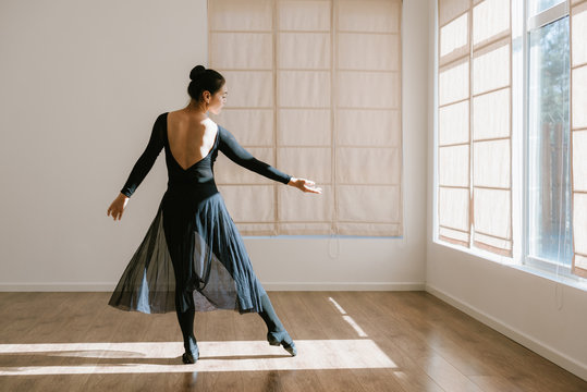 Young Professional Dancer Practicing In A Studio