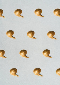 Golden 3D speech bubble pattern