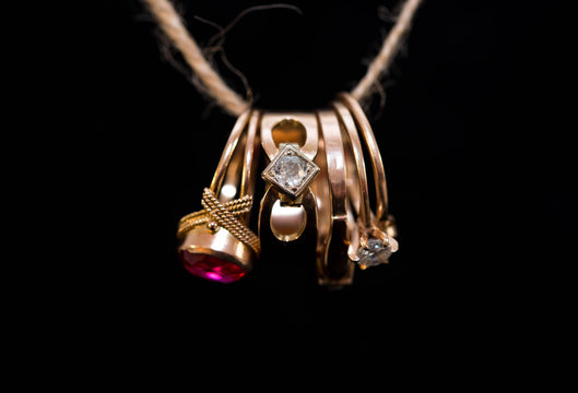 T NECKLESS