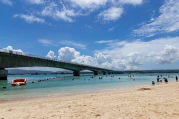 Fototapeta na wymiar 沖縄の古宇利大橋