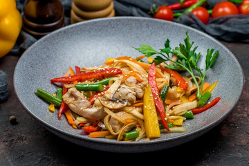 chicken wok noodles