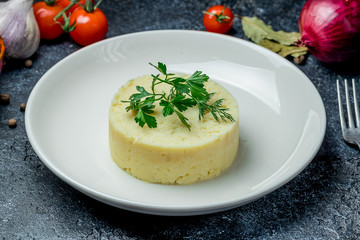 mashed potatoes on bowl