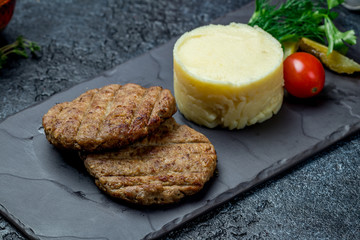 Chicken cutlets with mashed potatoes