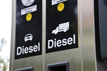 Diesel, Zapfsäule, Fahrverbot, Autos, Stickoxide, Abgasmanipulation, Tankstelle, Biodiesel,...