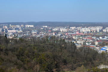 Obraz premium Cityscape of Lviv, Ukraine. Top view from Lysa (Lion) hill. Spring panorama
