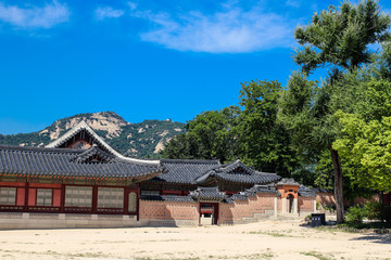 Fototapeta na wymiar Korean Palace in Seoul