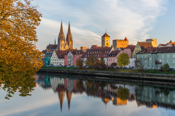 Autumn cityscape of Regensburg - obrazy, fototapety, plakaty