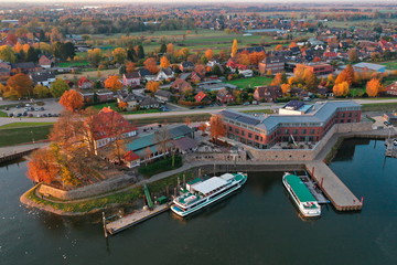 Hamburg Zollenspieker an der Elbe. Luftaufnahme Fähranleger, Fähre, Hotel