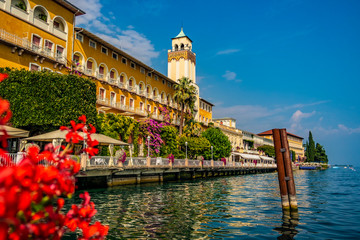 Vista lungo Garda lago presso Gardone Riviera in provincia di Brescia. 10 Settembre 2018 Gardone...