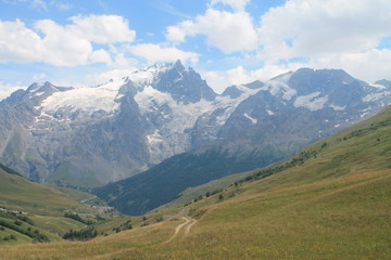 Fototapeta na wymiar Montagne de la Meije. 