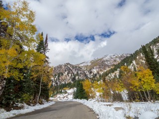 Fototapeta na wymiar Utah Mountain Road