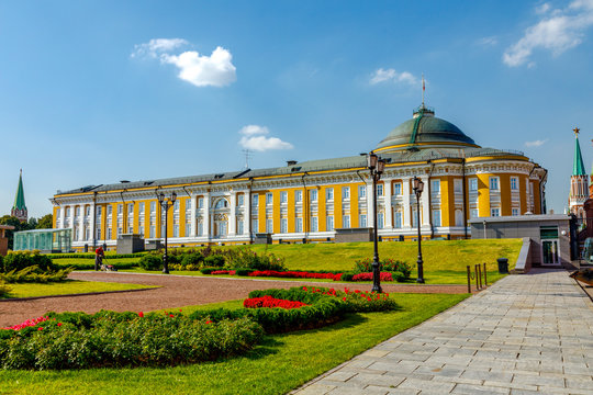 Palace of the Senate. The Kremlin wall. Putin's residence.